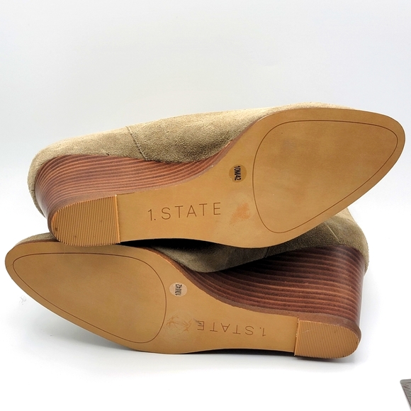 Like NEW NEW! 1.State Asymetrical Taupe Suede Bootie SIZE 10M. #1064 - Picture 9 of 10